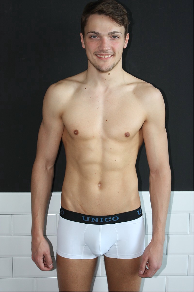 Model - ALEKS - Picture #3