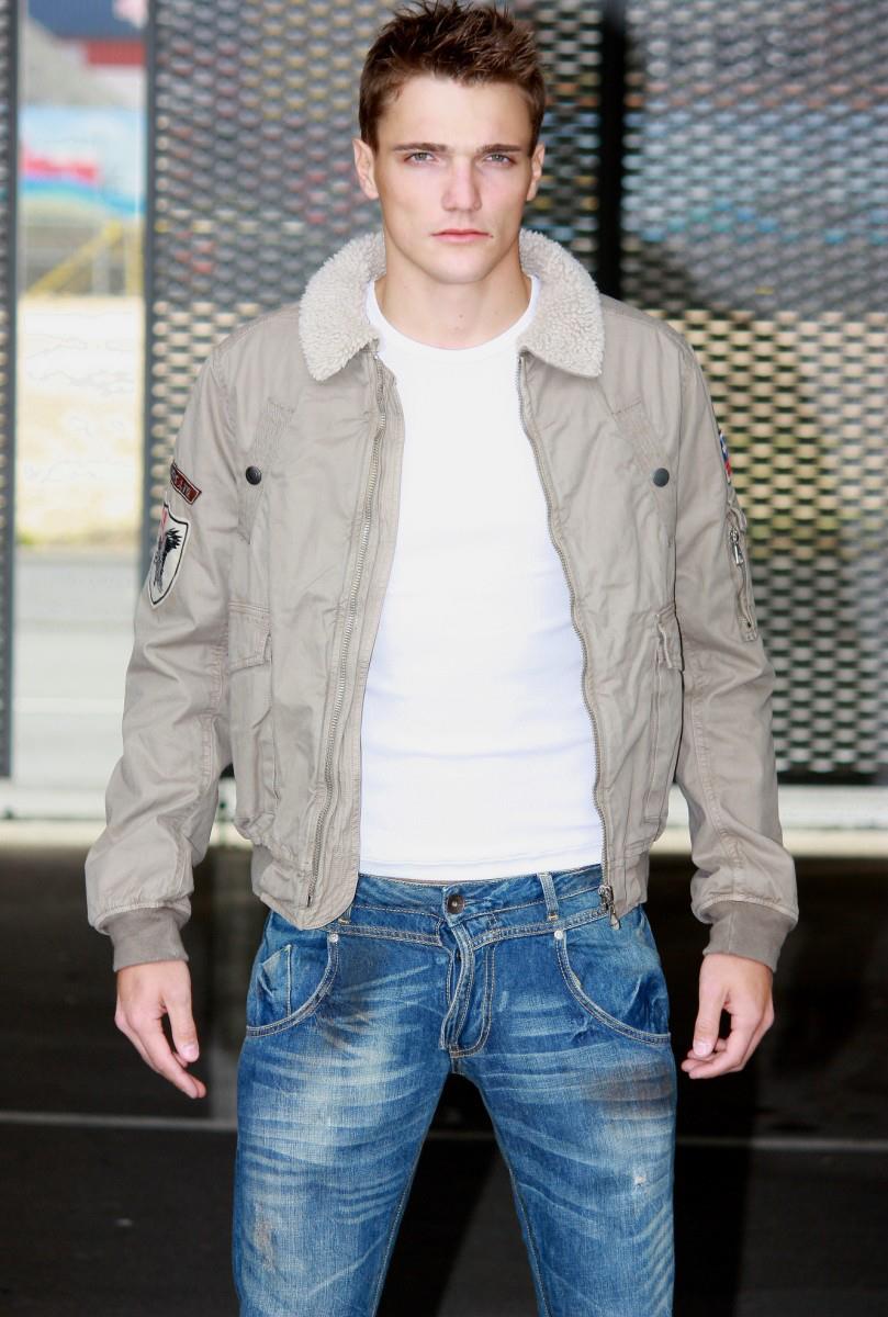 Model - ALEKS - Picture #4