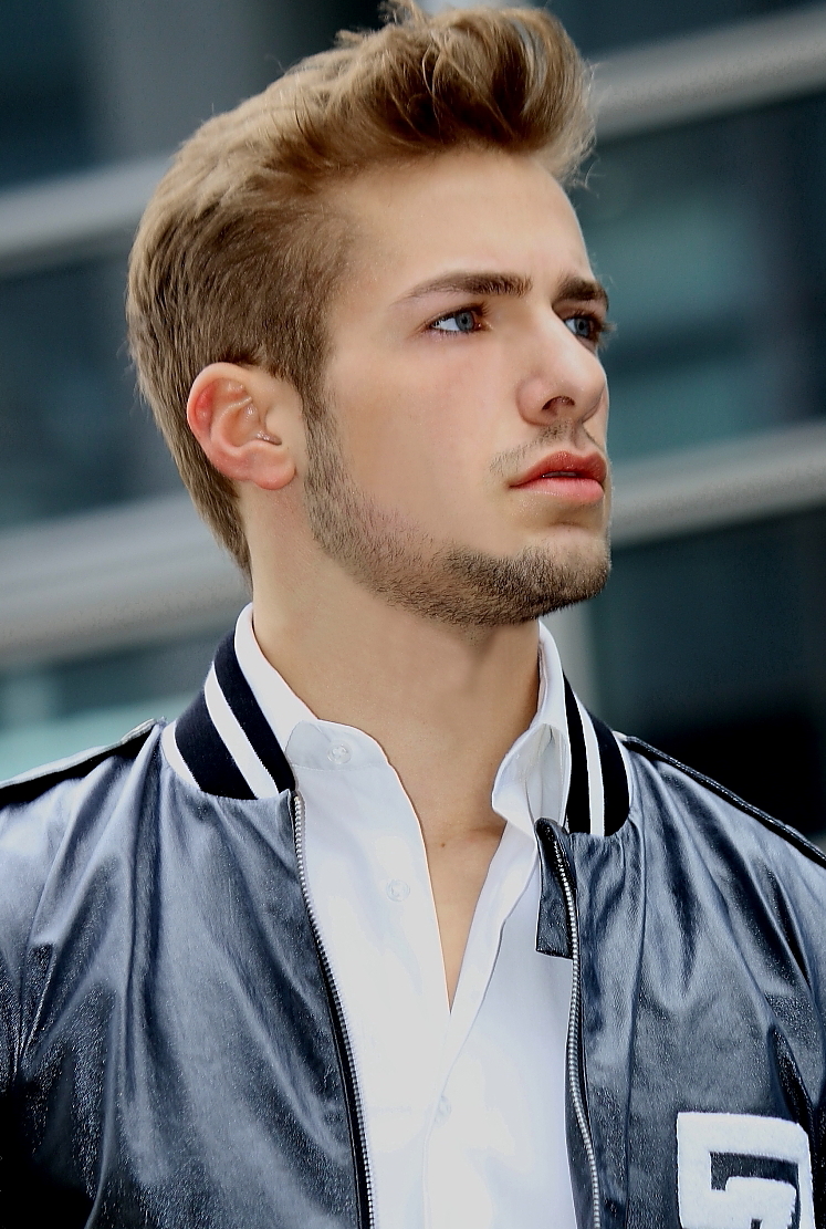 Model - ERIC - Picture #7