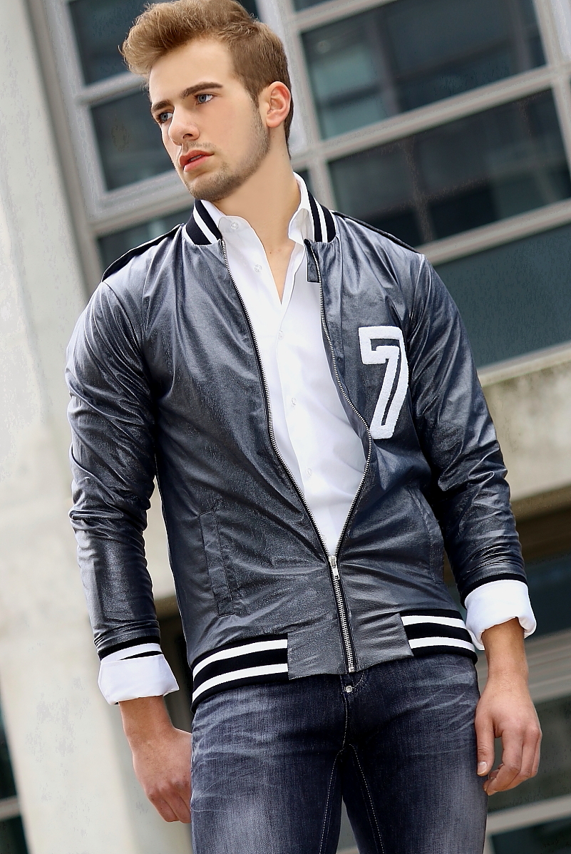 Model - ERIC - Picture #8