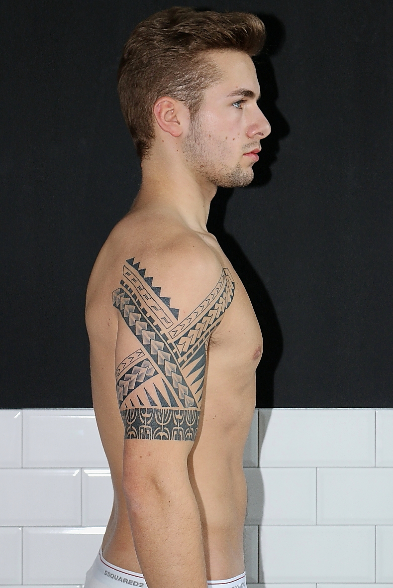 Model - ERIC - Picture #2