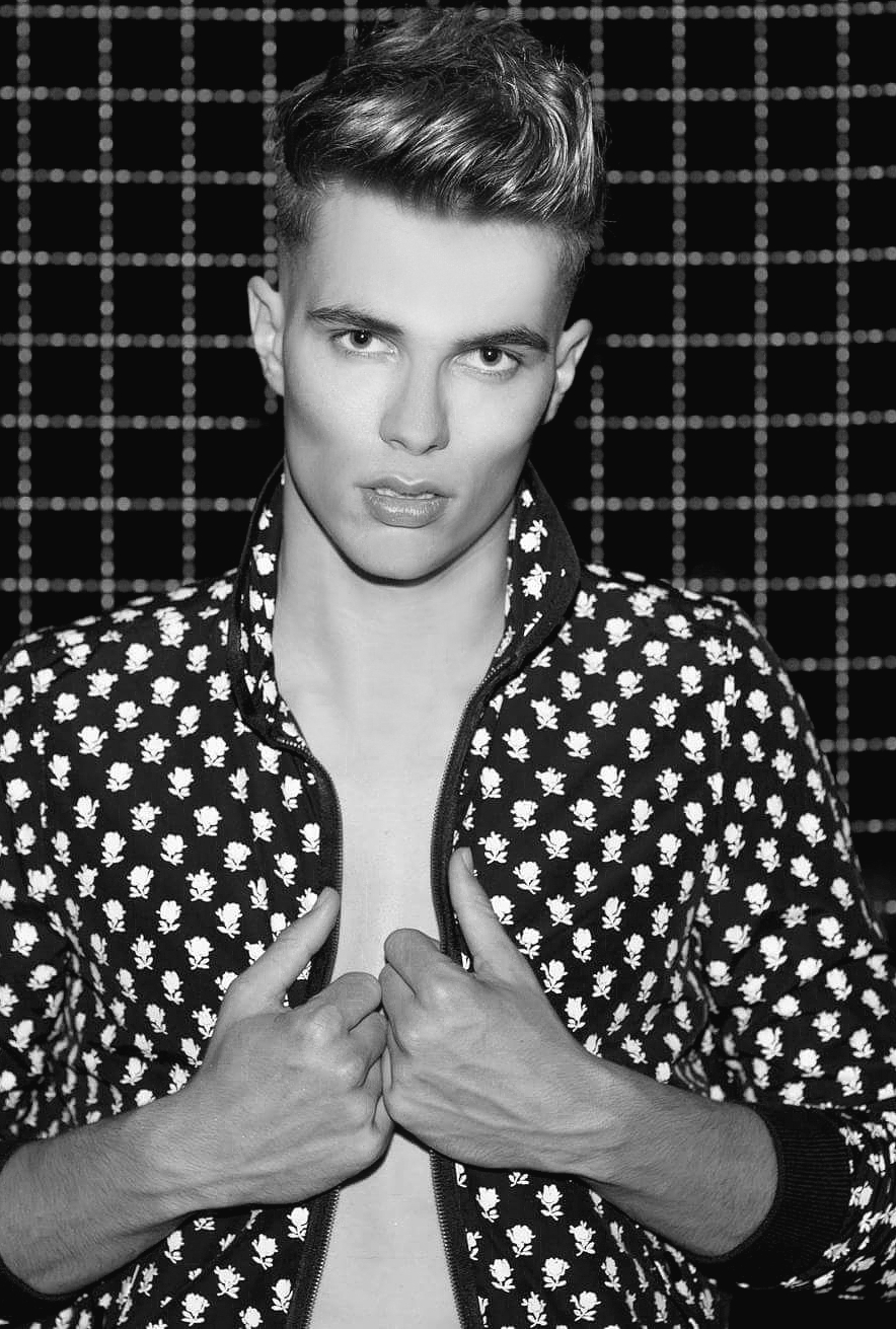 Model - ADRIAN - Picture #14