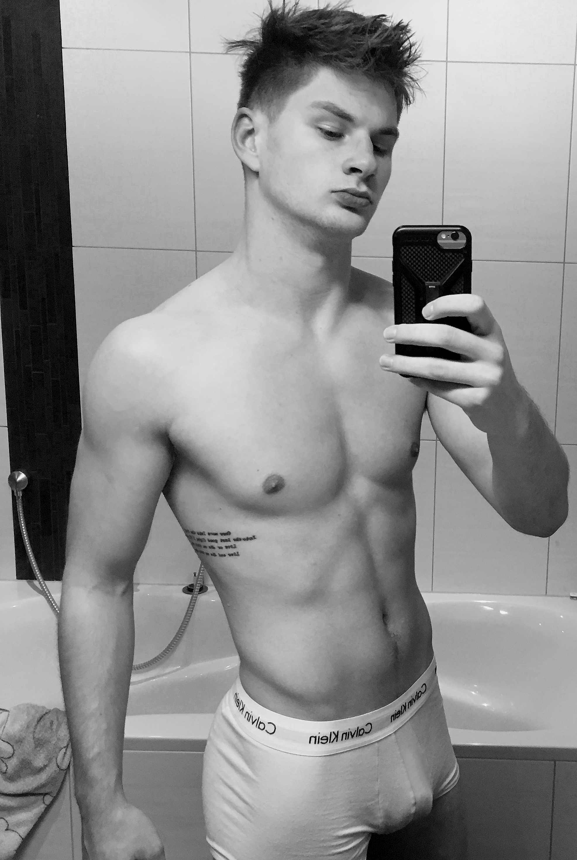 Model - FALK - Picture #1